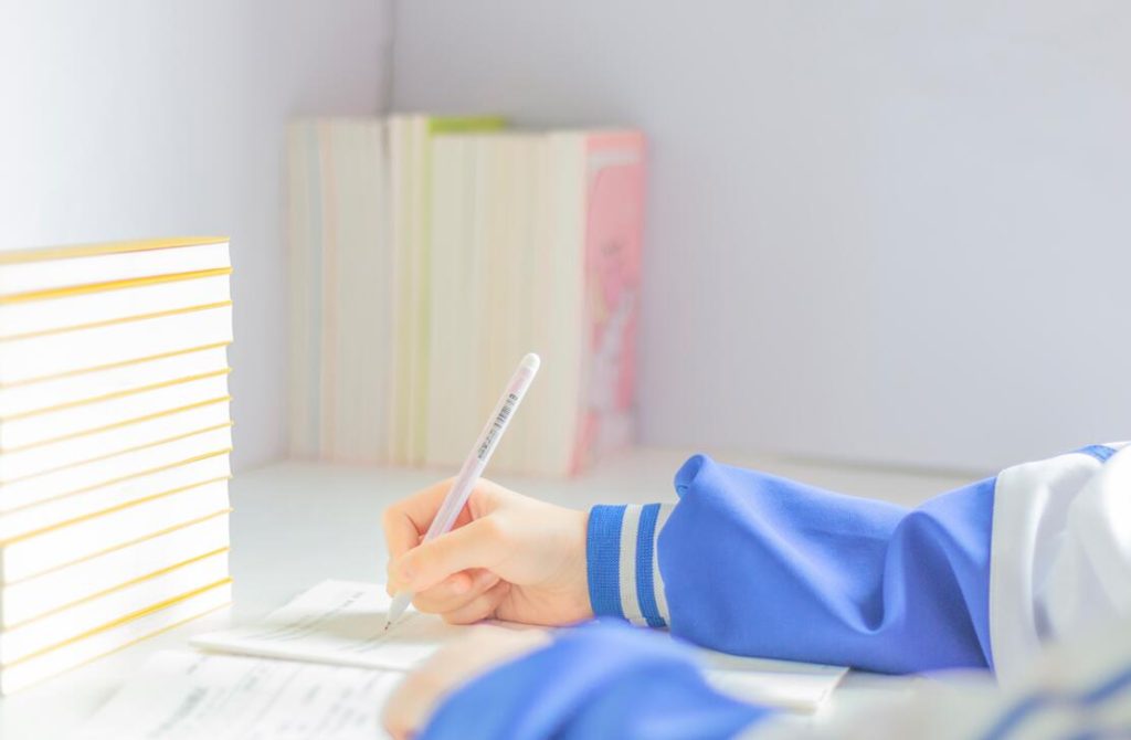 技校一年学费大概多少钱